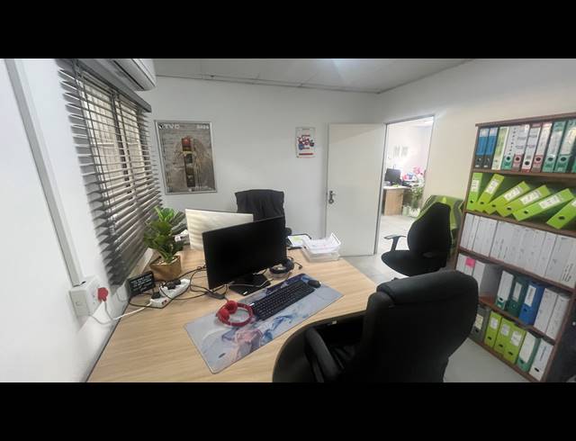410M² WAREHOUSE TO LET IN SPARTAN
